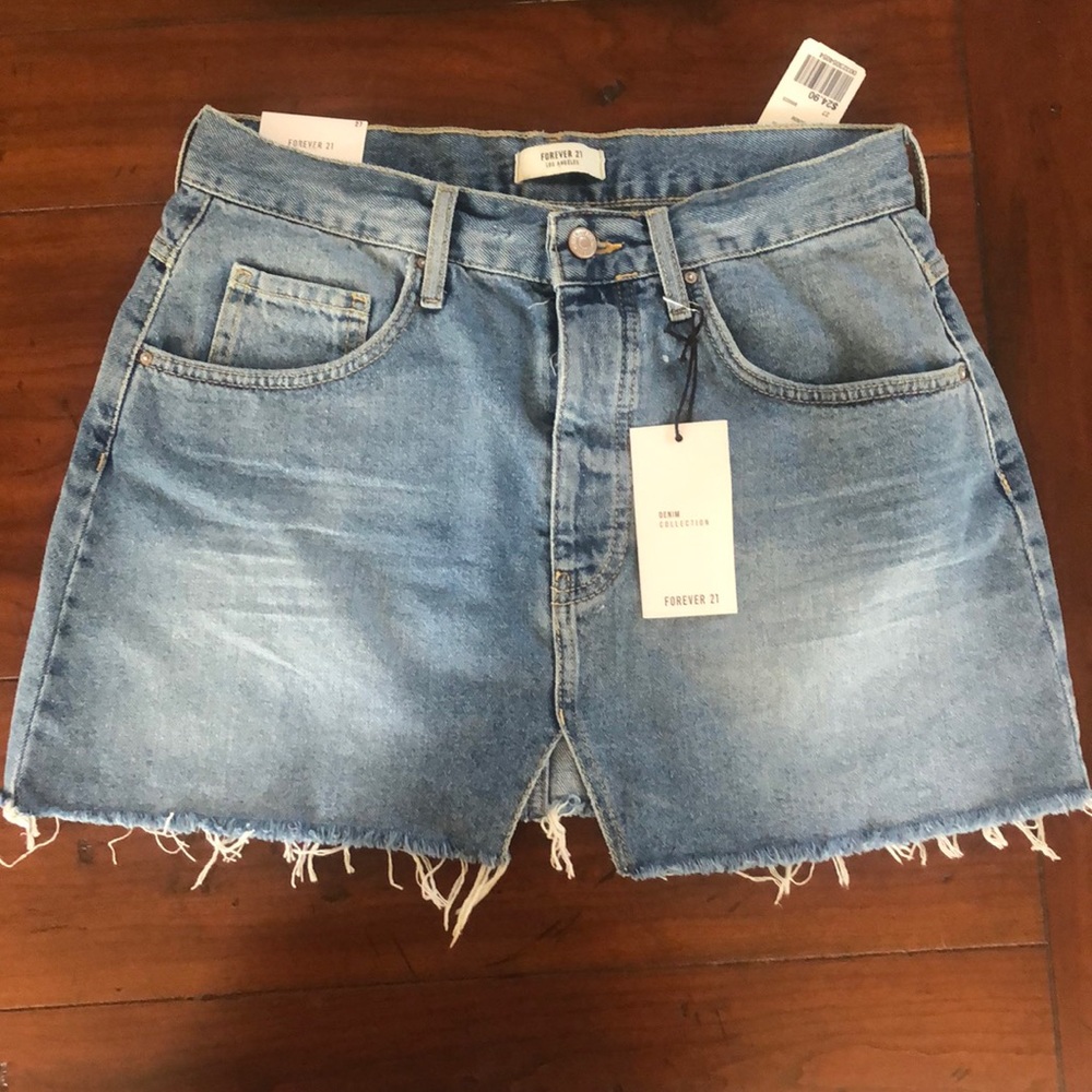 NWT- denim skirt forever 21